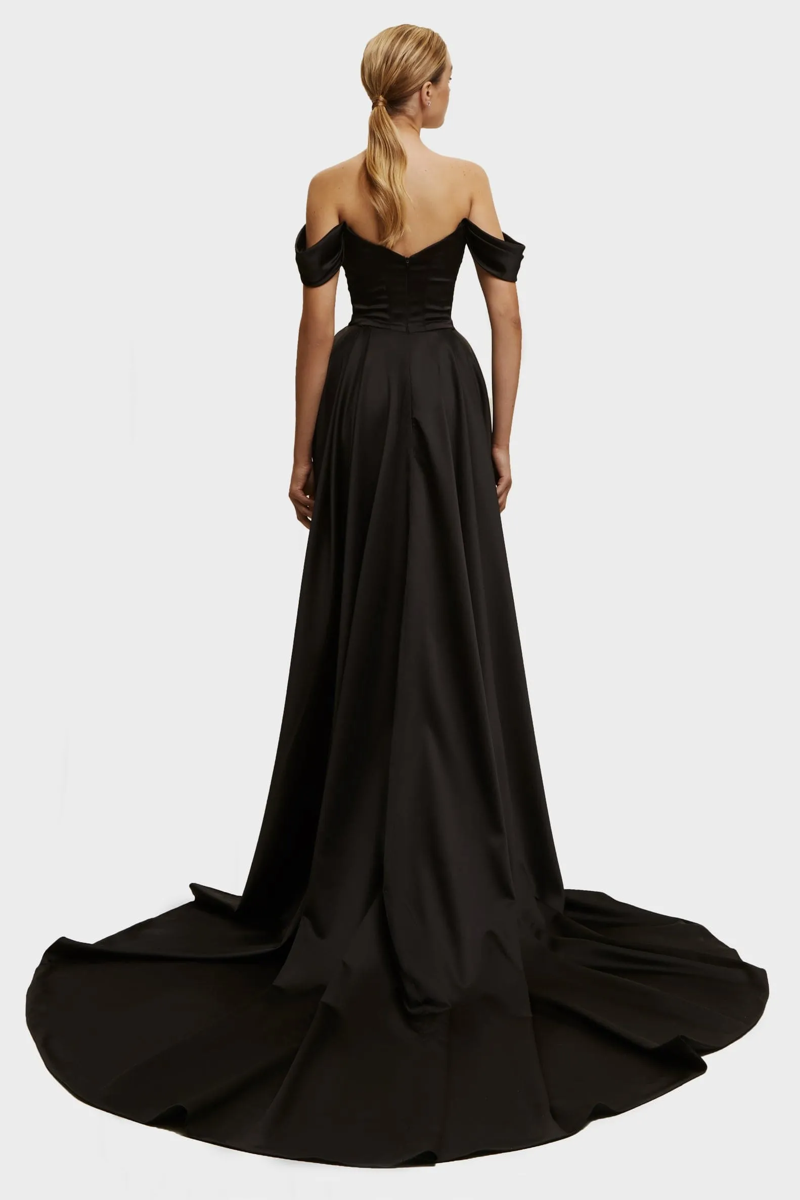 Black Princess heart-shaped neckline gown