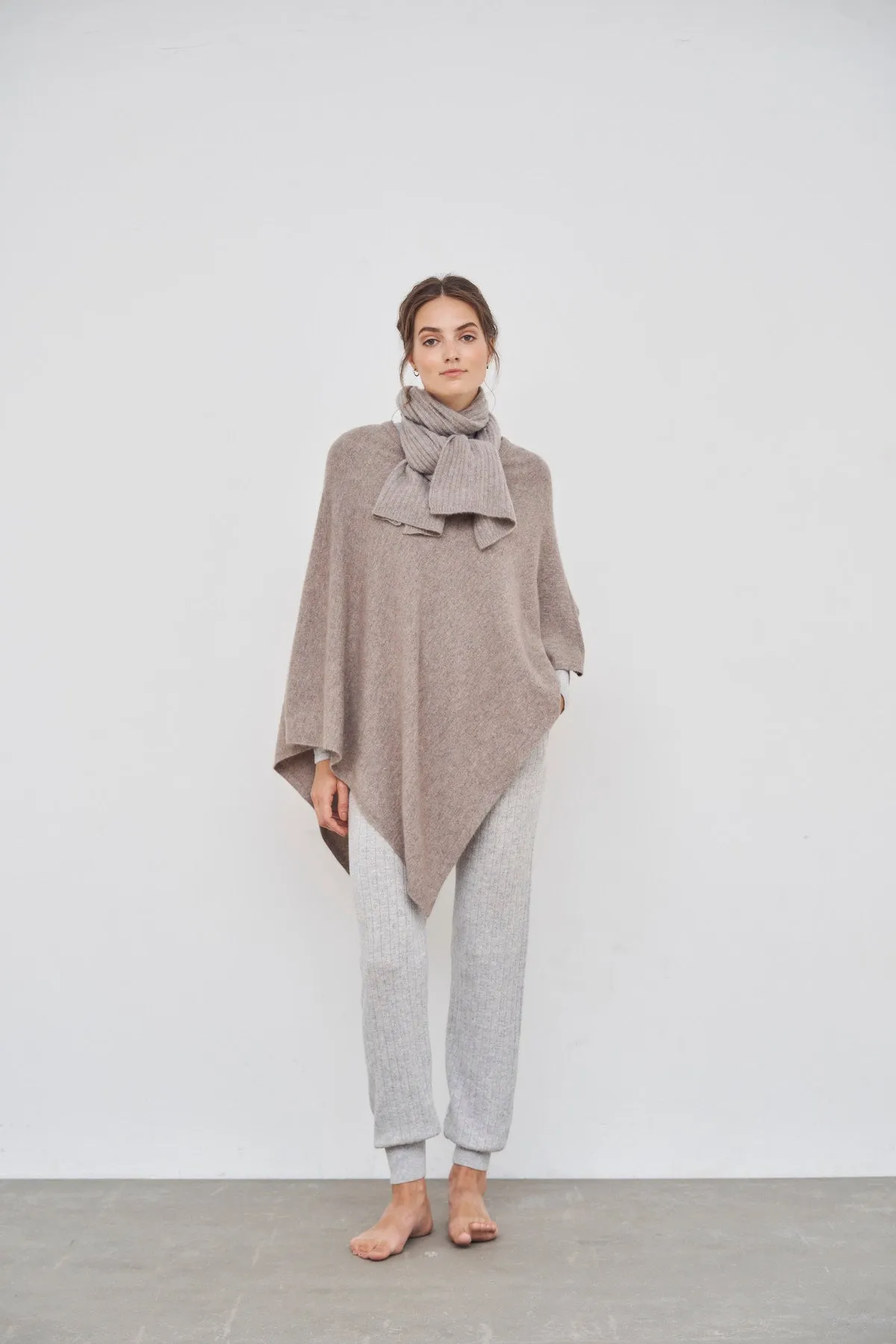 CARE BY ME Lise 100% Cashmere Womens Poncho