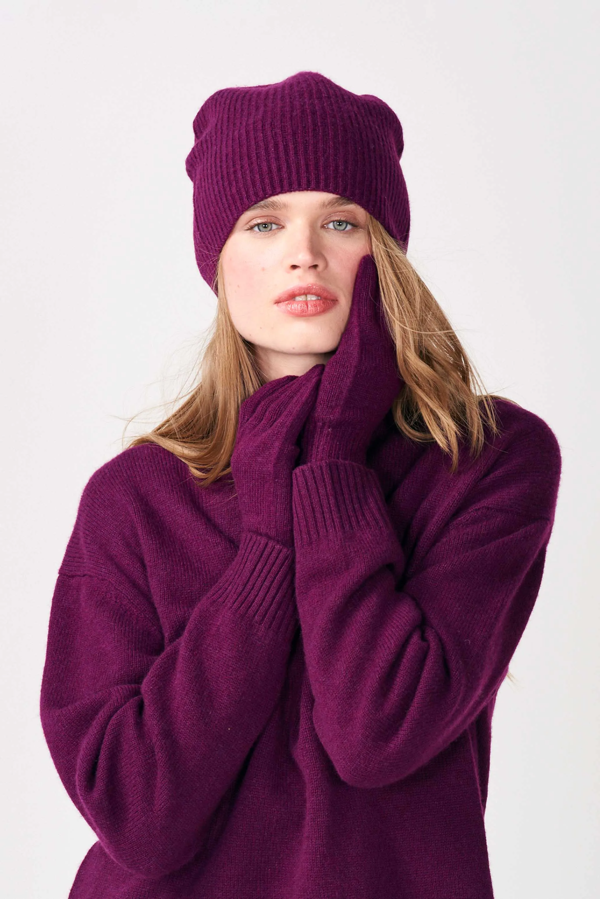 Cashmere Gloves in Beetroot