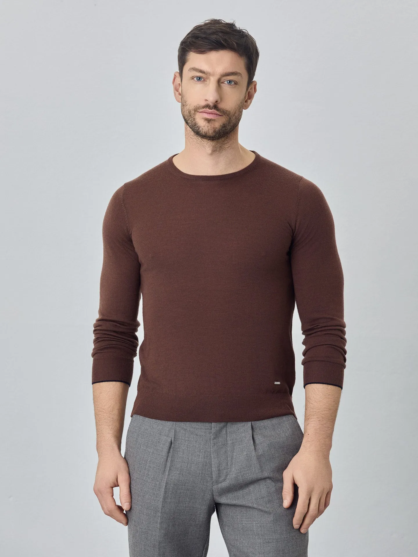 Crew Neck Sweater With Long Sleeves In Extra Fine Merino Wool