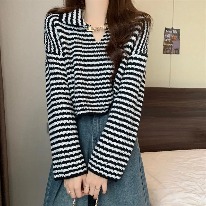 Doll collar white short sweater women's autumn and winter design sense with v-neck Yiwu small knitted sweater top