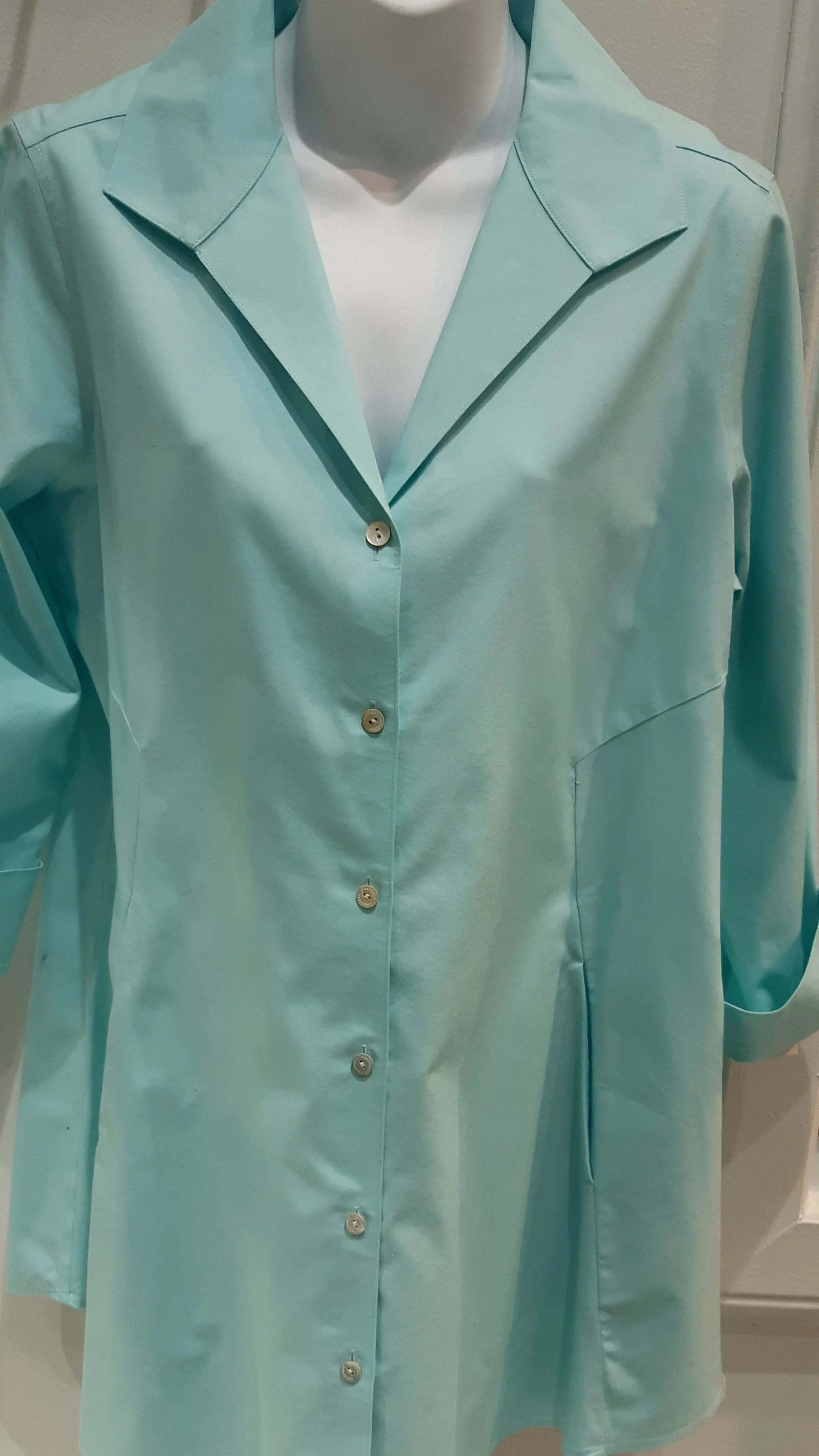 Foxcroft Sale, 179162 Cecilia Non-Iron Pinpoint Tunics