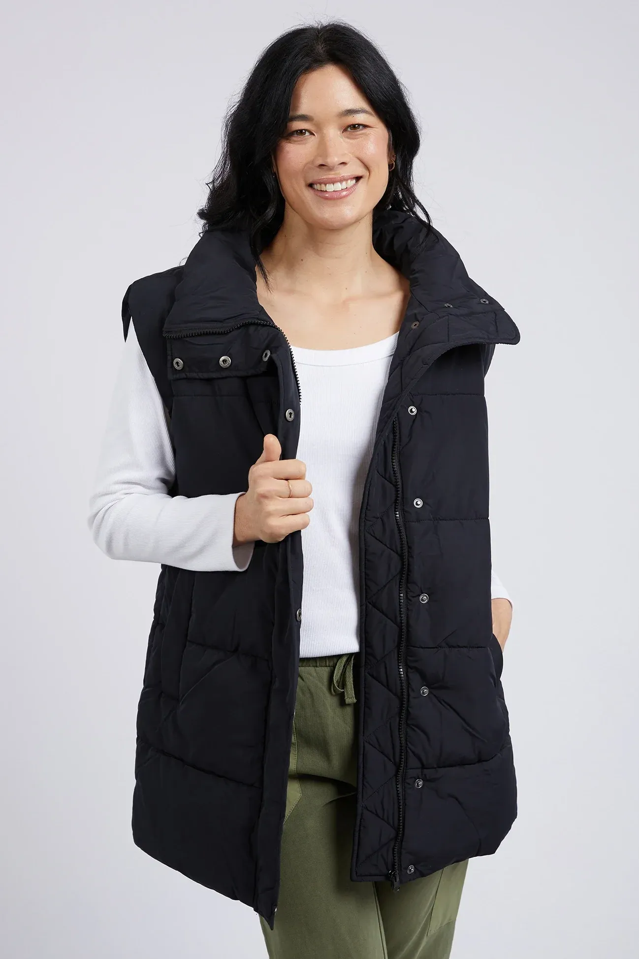 Longline Puffer Vest in Black