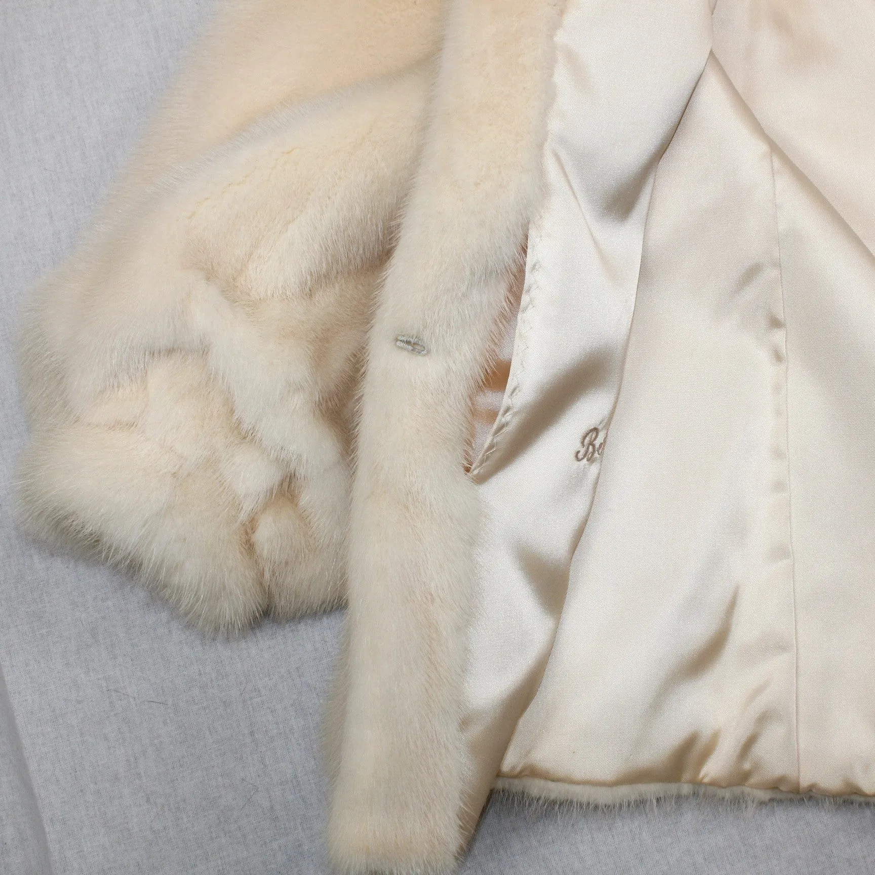 Vintage Glacial Mink Fur Jacket (Beautiful Off-White) -M