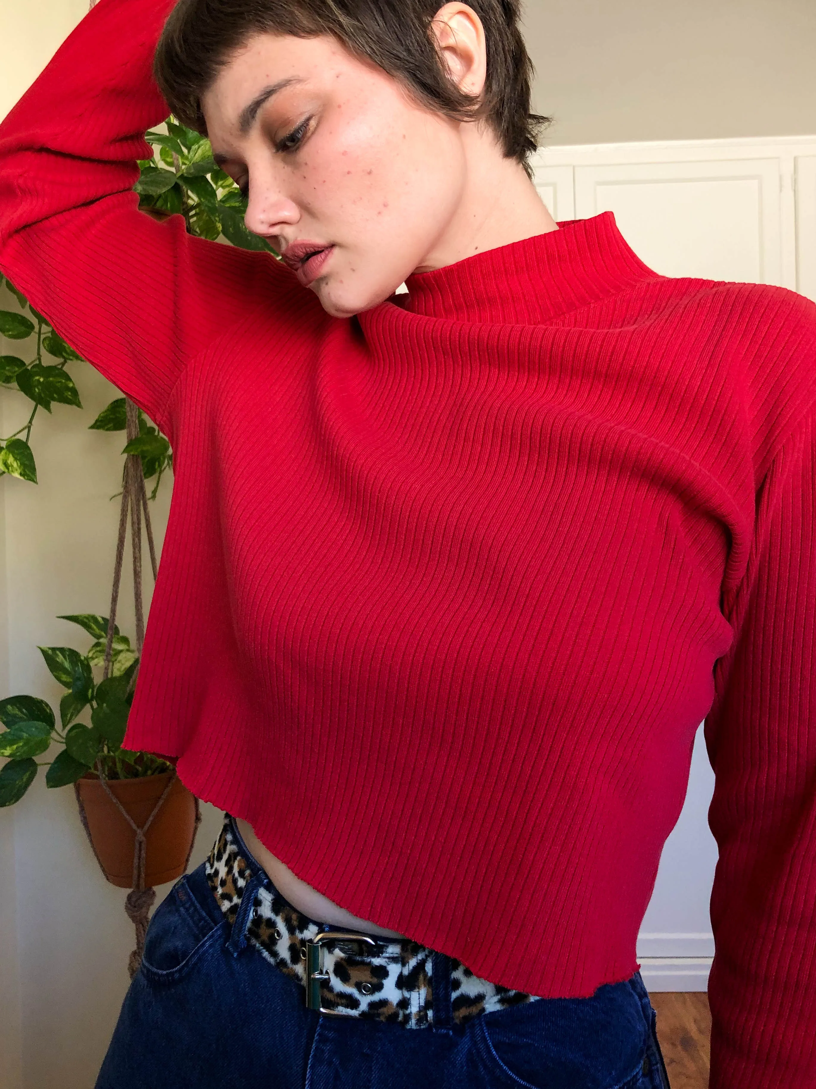 Vintage Red Ribbed Turtleneck with Raw Cut Hem - XL/2X