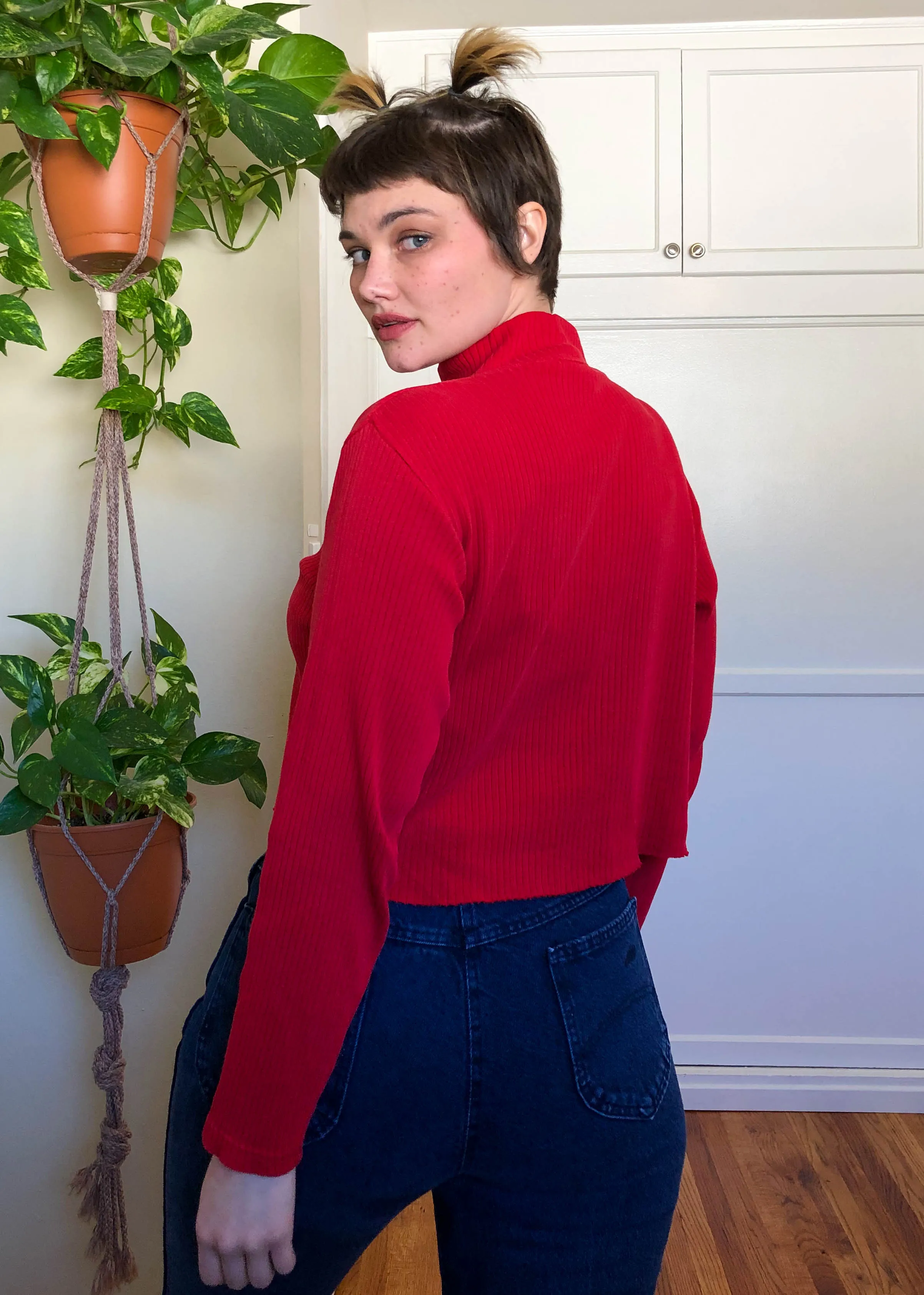 Vintage Red Ribbed Turtleneck with Raw Cut Hem - XL/2X