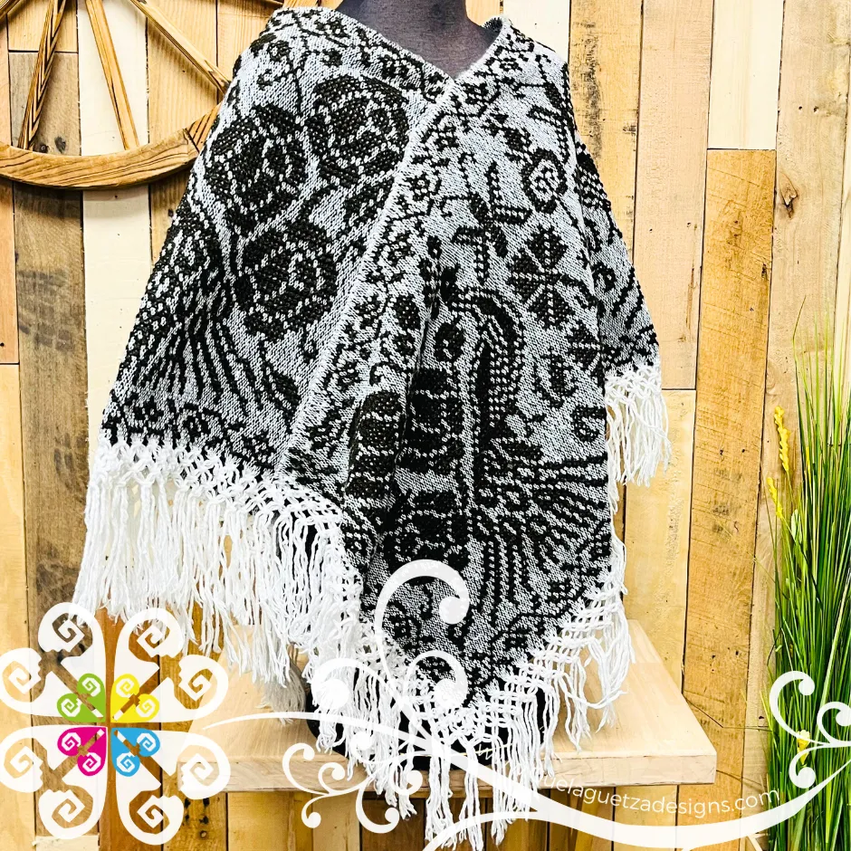 White Peacock Design Embroider Poncho - Mañanita